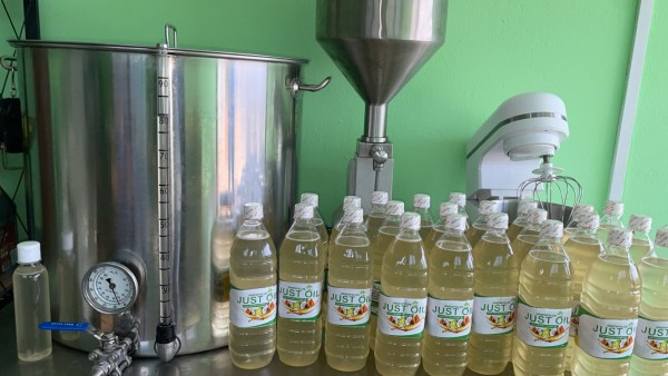 Cold pressed coconut oil wholesale (per liter)